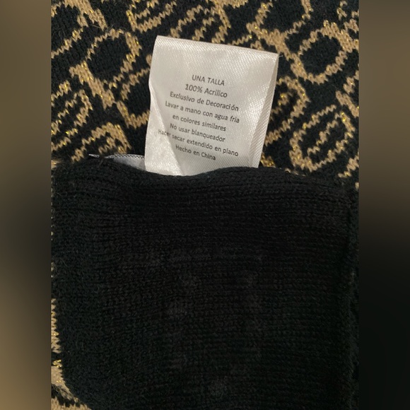 Bebe Wide Sparkling  Scarf/Wrap for Women - Picture 4 of 14